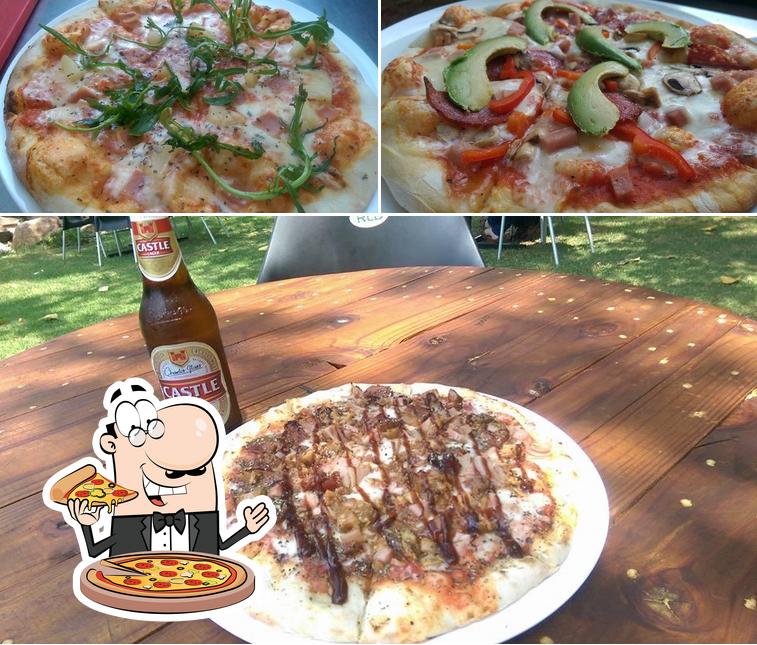 LaFamiglia Pizzeria & Family Garden