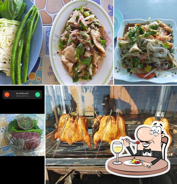 ร้านไก่ย่างวิเชียรบุรี+ร้านข้าวต้มเกื้อกูล