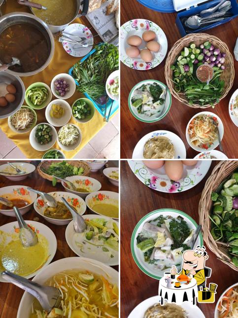 ร้านขนมจีนเเม่บุญสร้าง
