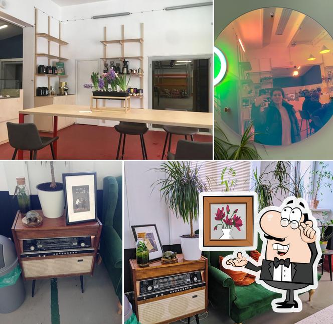 Посмотрите на внутренний интерьер "Smart кофе"