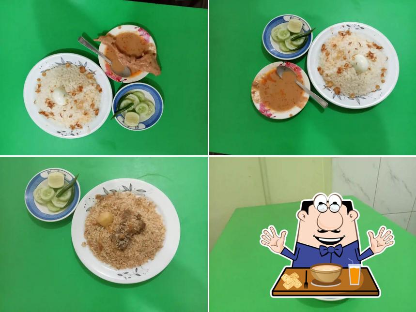 স্পেশাল শাহী বিরয়ানী হাউজ