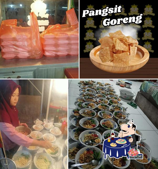 "ROJO RAOS" Bakso, Mie Ayam, Cilok