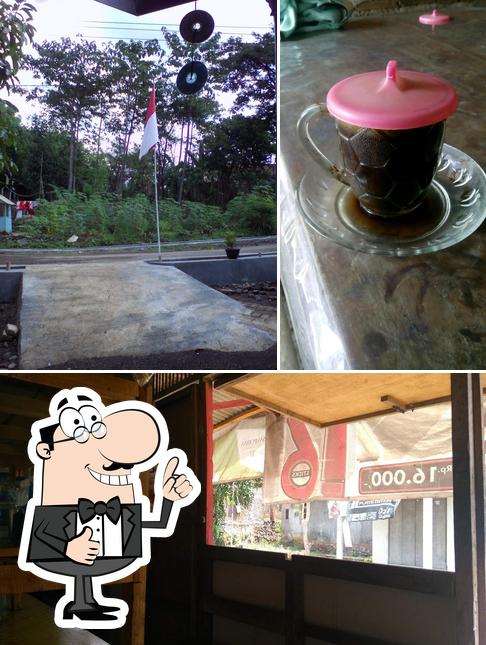 Warung kopi Mak Ropah