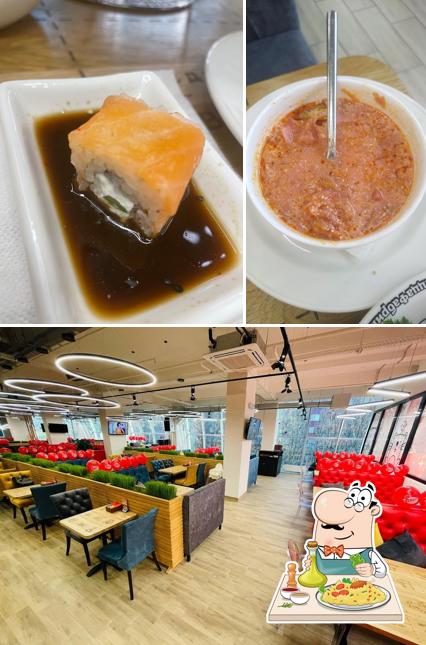 Помимо прочего, в ПиццаФабрика есть еда и внутреннее оформление