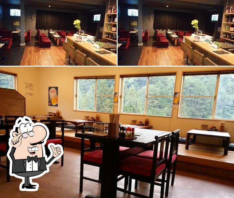 山の幸やまどり＆カラオケ酒場やまぶき