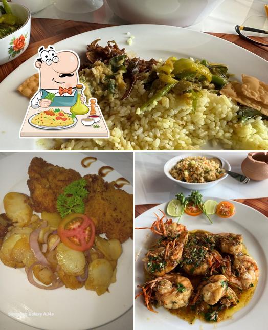 Famous Food Restaurant