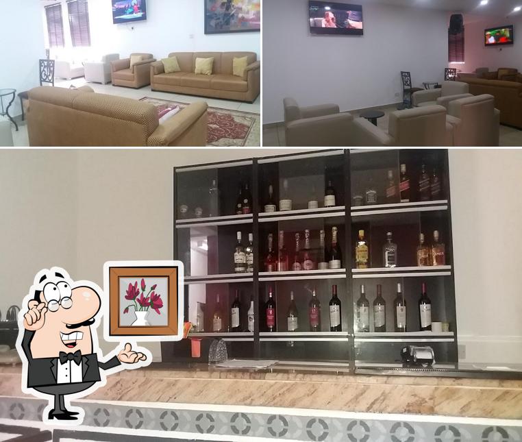 D'elixir Bar & Lounge