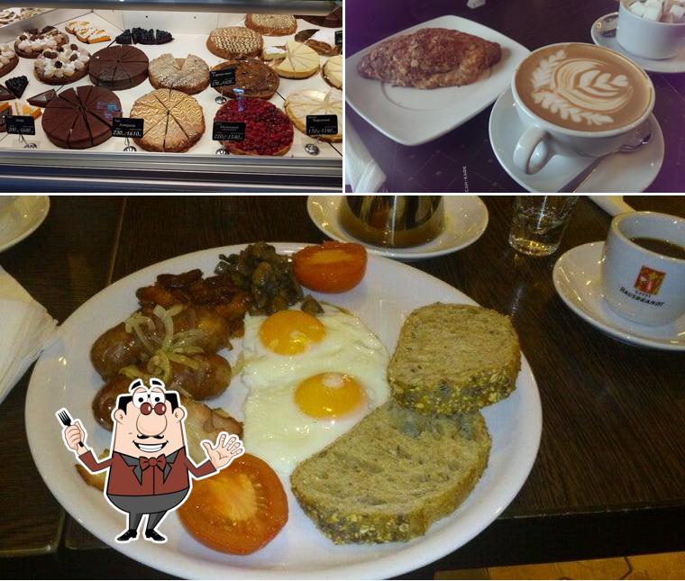 Еда в "Круассане-кафе"