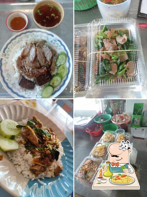 Damnoen Druck Noodles Restaurant