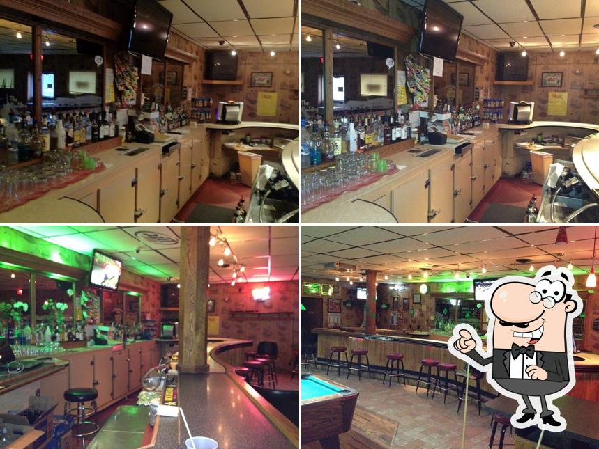 Road House Tavern