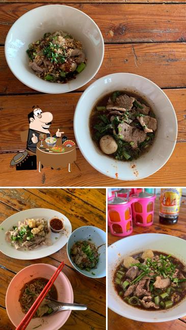 ก๋วยเตี๋ยวเรือธารทิพย์