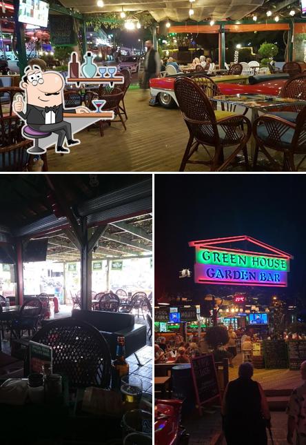 Green House Garden Bar