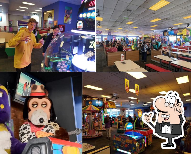 Chuck E.Cheese