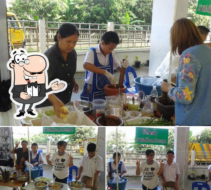 ร้านก๋วยเตี๋ยวเรือเมืองอินทร์