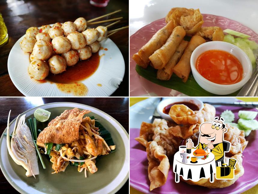 Khun Mam Egg Noodle Ratchaburi