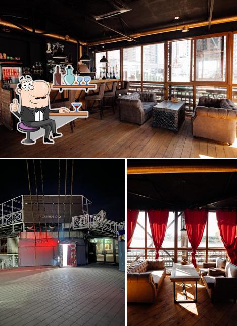 Churchill Lounge Place