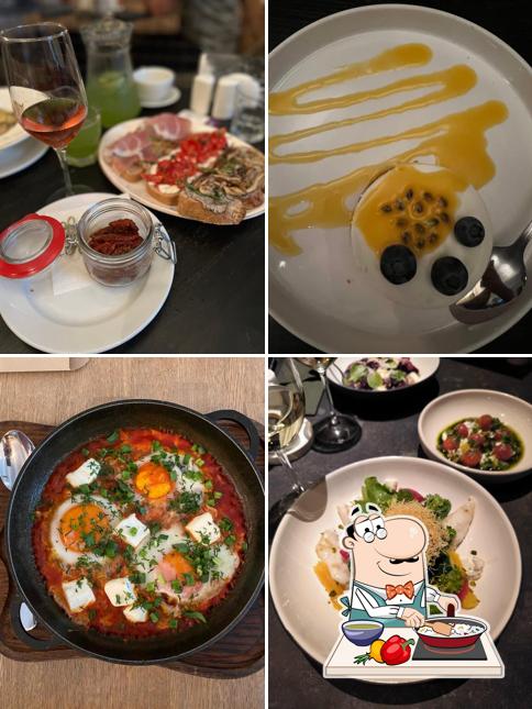 Паэлья в "Кефи"