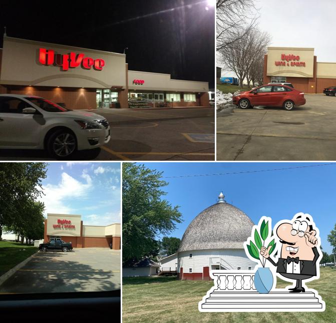 Hy-Vee Grocery Store