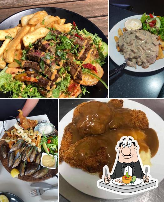 Crescent Bar & Grill
