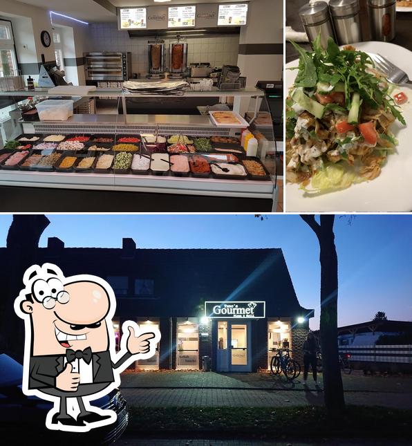 Tunc's Gourmet Pizza & Grill