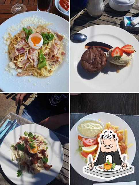 Sea Side Restaurant & Bar