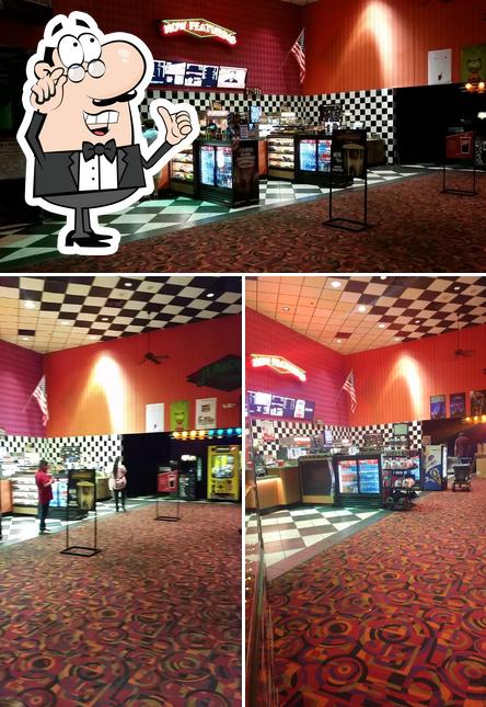 Cinemark Del Rio Movies 8
