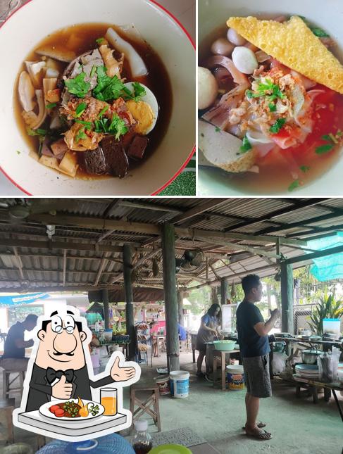 ก๋วยเตี๋ยว ก๋วยจั๊บ ป้าหล้า กู่แดง หมู่ที่ 7
