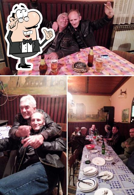 Kafana kod Moce