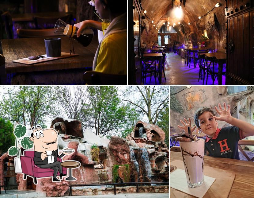 کافه غار cave cafe