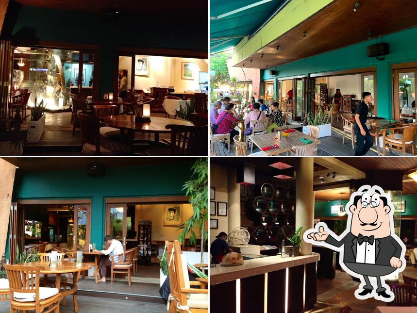 Papa's Beach Cafe