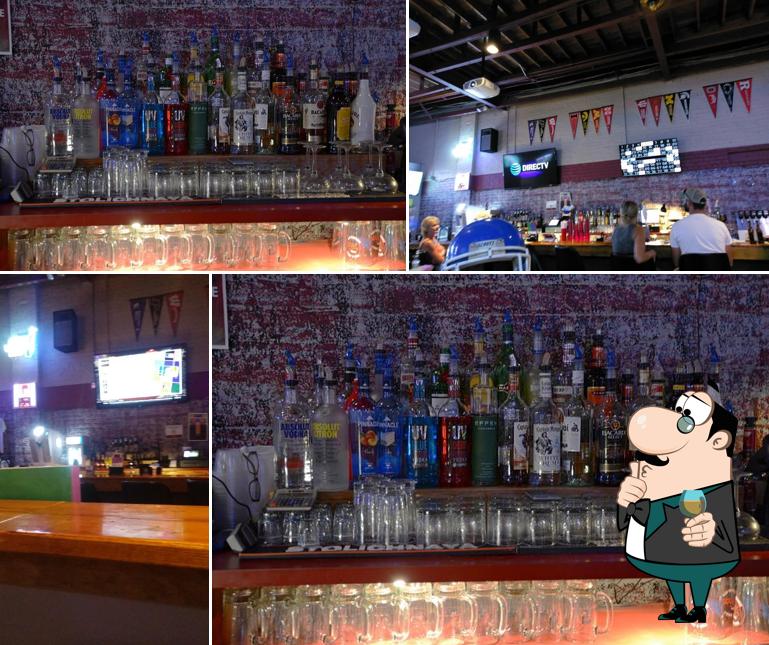 Little Ted's Pub & Grill