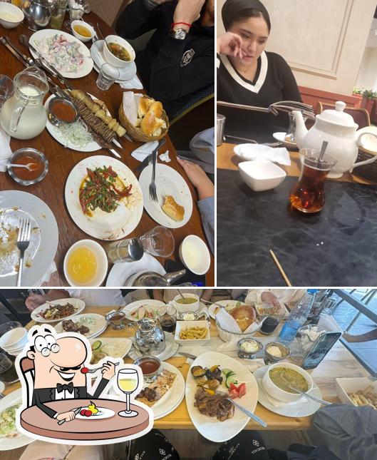 Это фотография, где изображены еда и внутреннее оформление в Самарканд