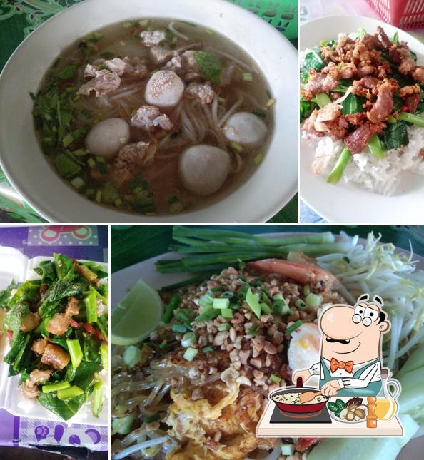 เจ๊วรรณ มุมอิ่มอาหารตามสั่ง (เจ้าเก่าเมืองมาบอำมฤต ชุมพร)