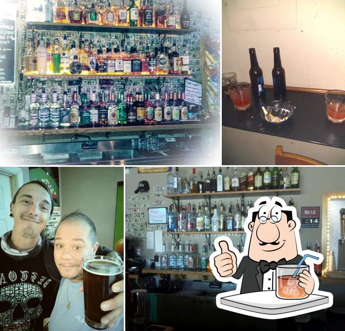Sparrows Tavern/package store