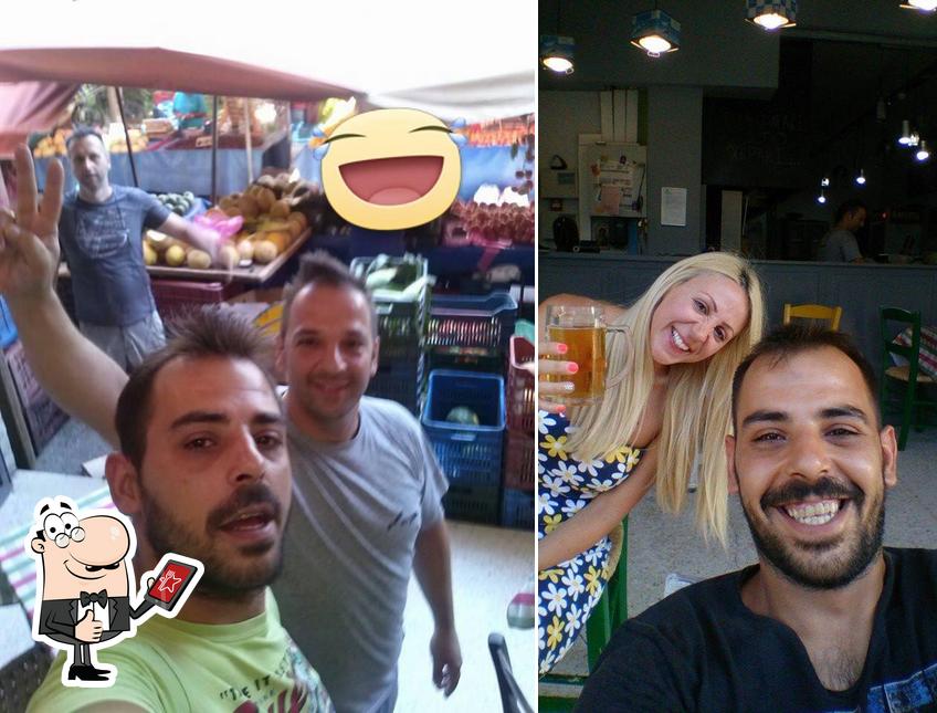 Για φαγάκι στο χεράκι...