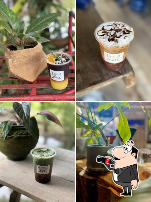ต๊ะต่อนยอน Tah Ton Yon Slow Bar Café