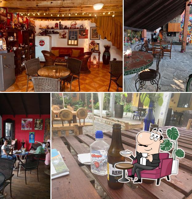 Los Artesanos Bistro Cafe