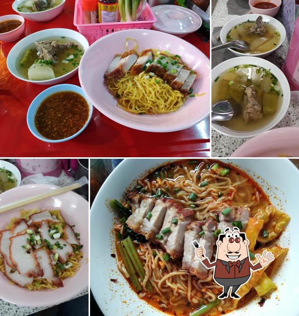 ร้านบะหมี่ ชุนฮั้ว เกี๊ยวปู หมูแดง