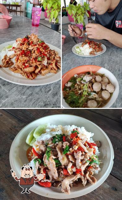 ครัวคุณตุ่ม อาหารตามสั่ง ก๋วยเตี๋ยว ส้มตำ