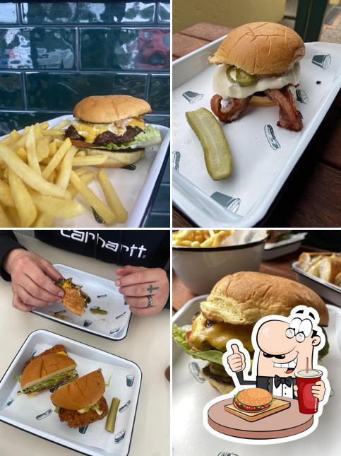 Junior's Deli - Sandwich & Burger Restaurant