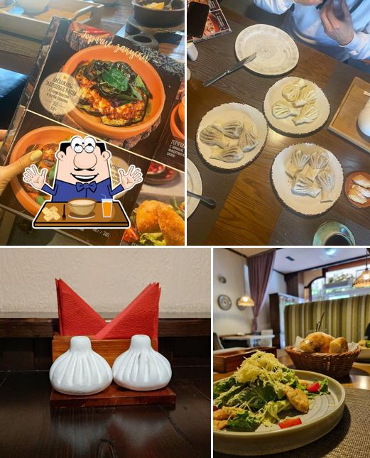 Еда в "Хинкали Паб"