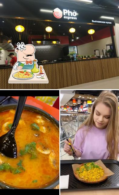 Фотография, на которой видны еда и внутреннее оформление в Pho Express
