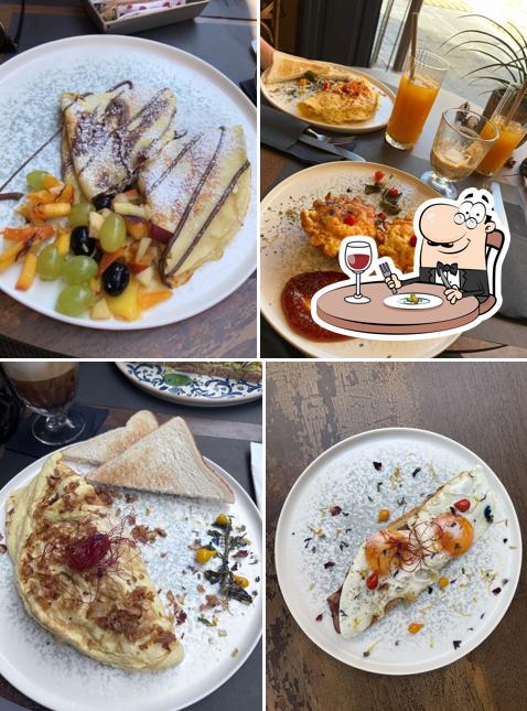 Decan Bistro and 7 Grams Breakfast Brunch (same place)