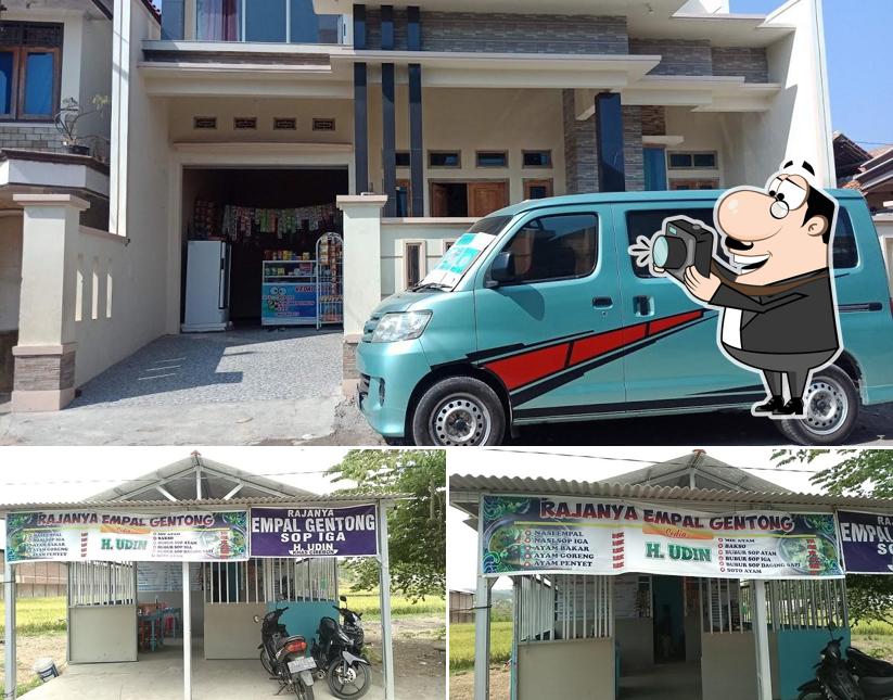 Rajanya Empal Gentong Haji Udin