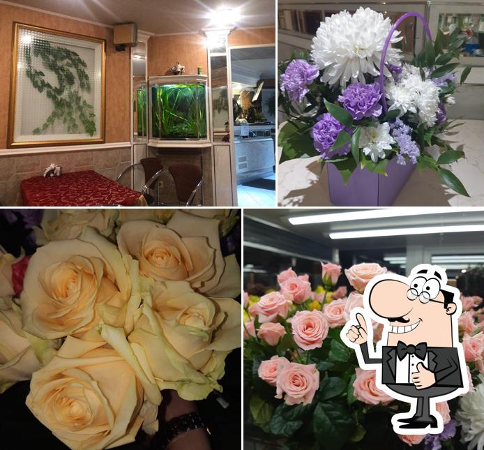 Кафе "Екатерина" в Гатчине. Цветочная лавка: цветы с доставкой