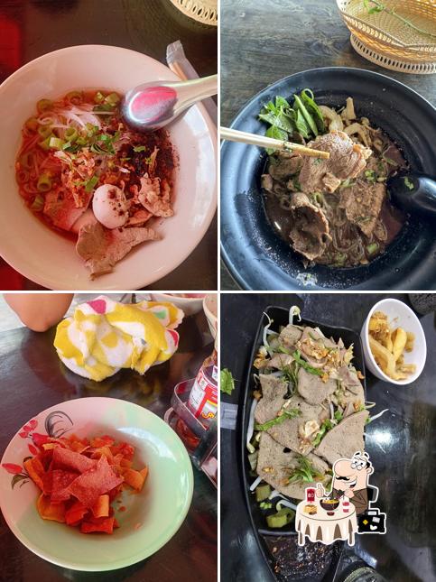ก๋วยเตี๋ยวเรือนรกแตก สาขา53 คาลเท็กซ์ทุ่งด่าน