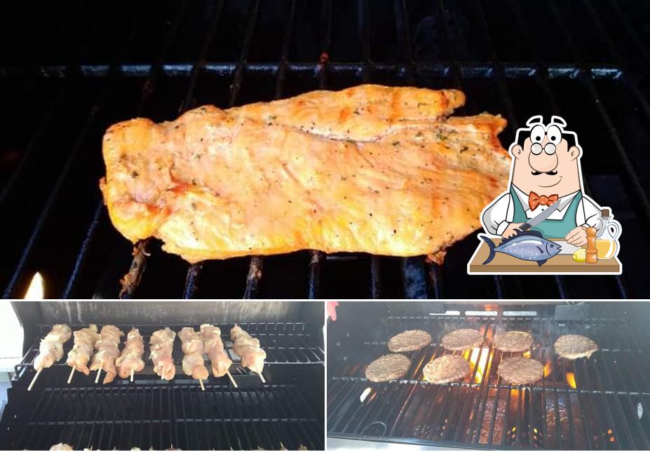 El hotdog del chef en Isabela pueblo frente a econo