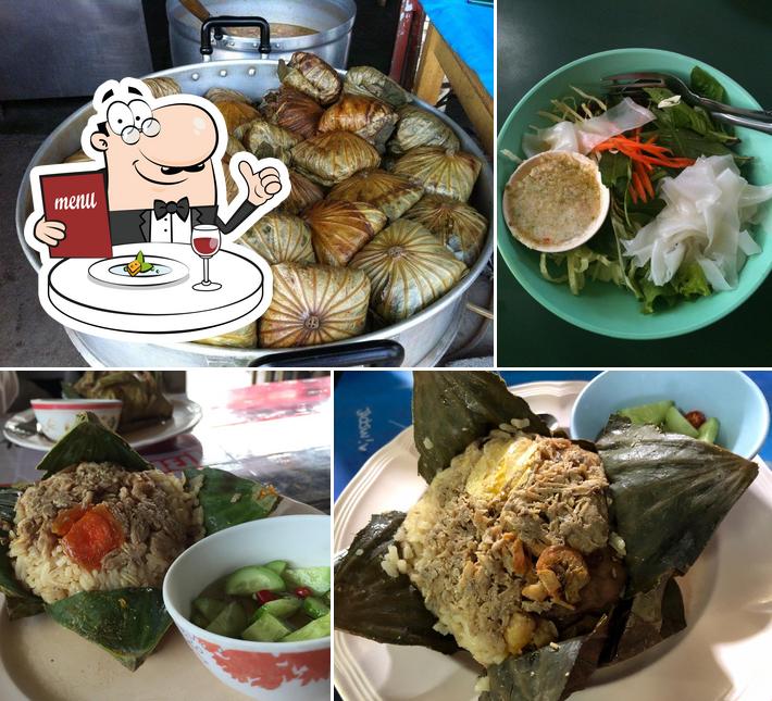 ข้าวห่อใบบัว ตลาดสามชุก