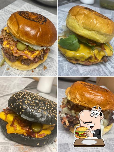 La Familia pizza burger