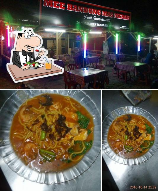 Mas Merah Cafe Parit Jawa